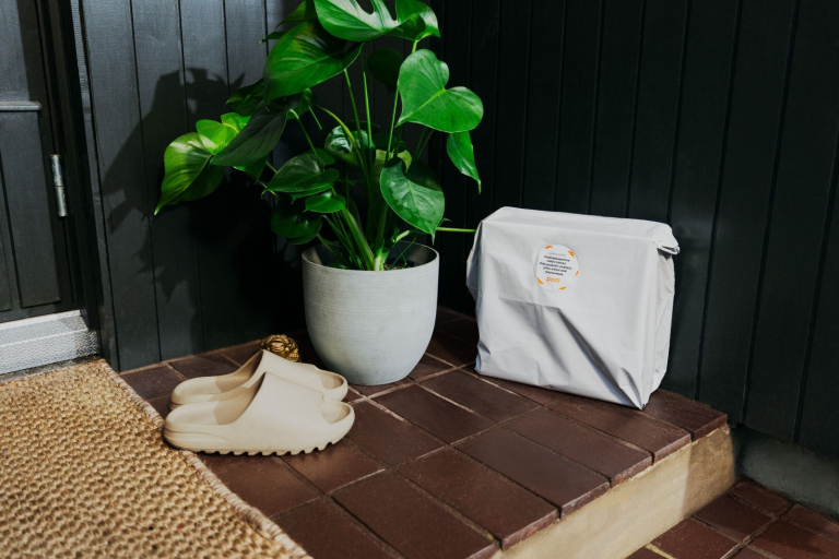 Postin Pikkupaketti ovelle – pieni mutta tehokas toimitustapa verkkokaupallesi